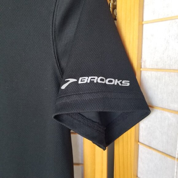 Brooks Short Sleeve Running T-Shirt Black Performance Fabric Size Medium - Picture 2 of 6